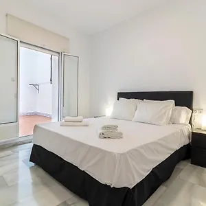 apartamento-nuevo-plaza-arenal.es-andalucia.com/